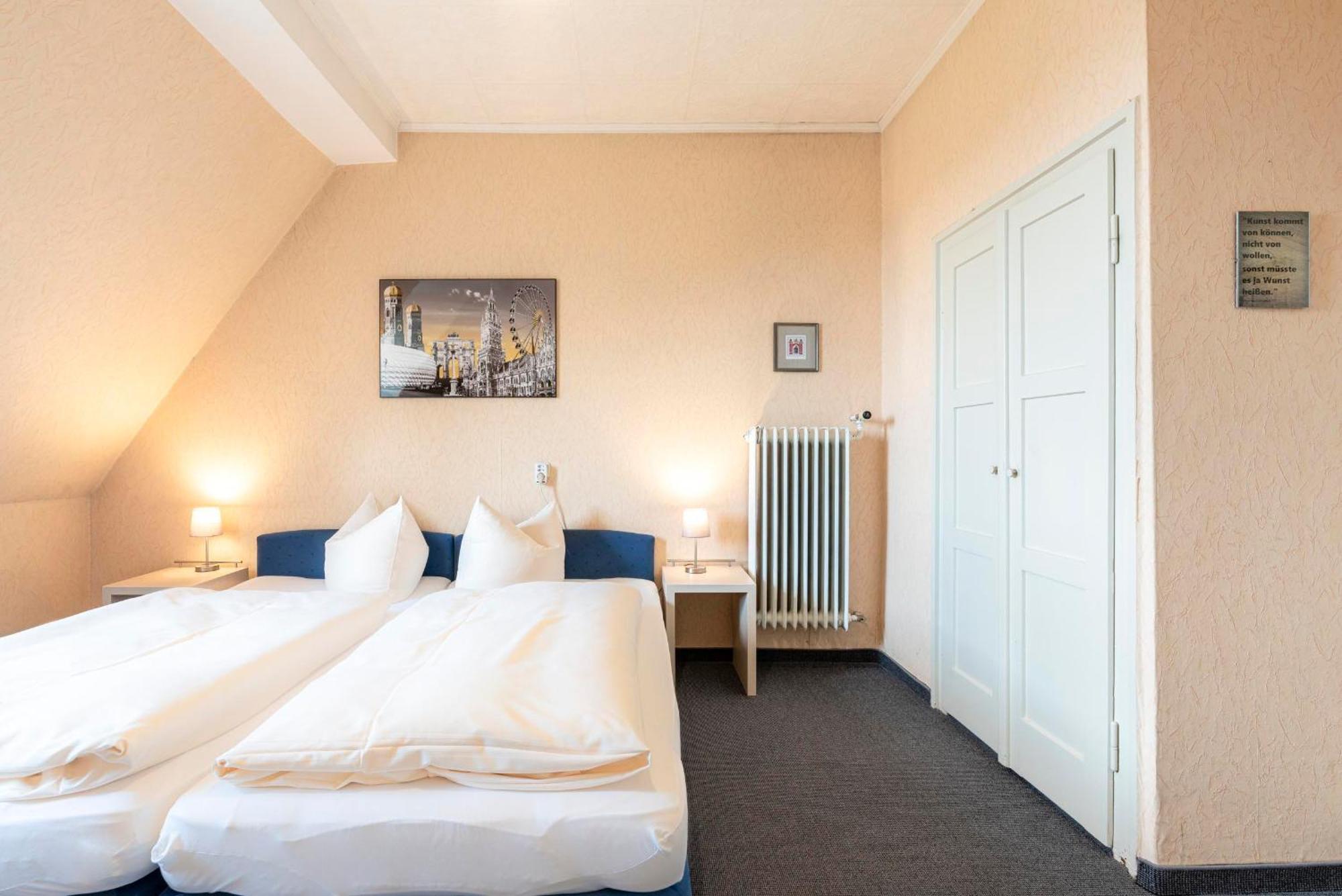 Hotel-Pension Am Siegestor München Buitenkant foto