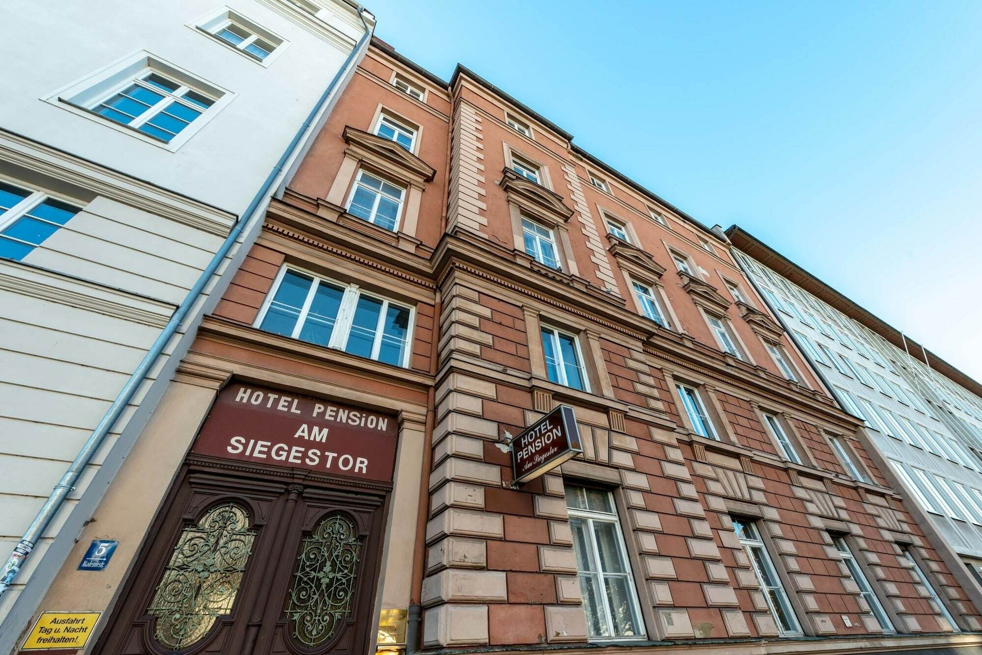 Hotel-Pension Am Siegestor München Buitenkant foto